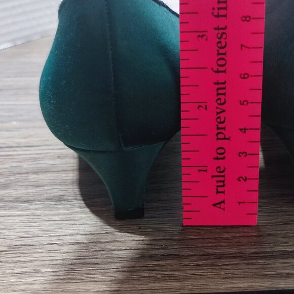 Sophia Lacey Low Heel Pumps Sz 7 Green Pointed Toe Comfort Dressy Career Heels - Picture 7 of 13